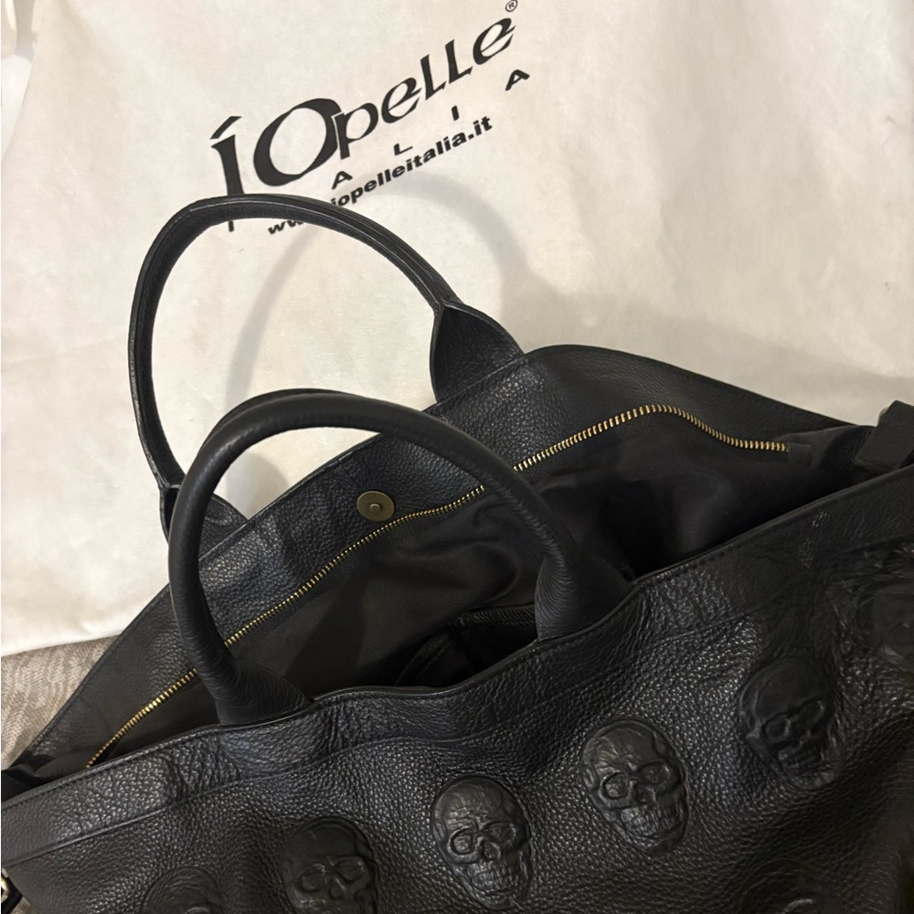 Authentic io’ Pelle Italian Black Leather Skull Bag